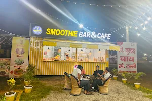 Smoothie bar & cafe image