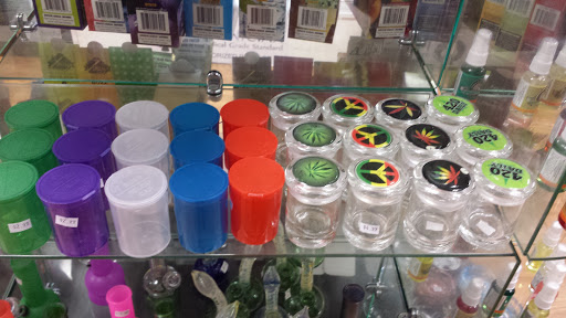 Tobacco Shop «Glass City Smoke Shop», reviews and photos, 1719 Spring Garden St, Greensboro, NC 27403, USA