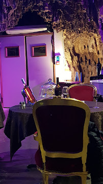 Atmosphère du Restaurant français Restaurant La Grotte à Trans-en-Provence - n°13