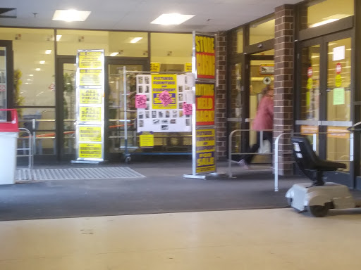 Home Goods Store «Shopko La Crosse North», reviews and photos, 2400 Rose St, La Crosse, WI 54603, USA