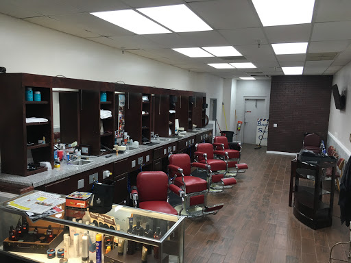 Barber Shop «Alma School Barber Shop», reviews and photos, 2164 N Alma School Rd # 2, Chandler, AZ 85224, USA