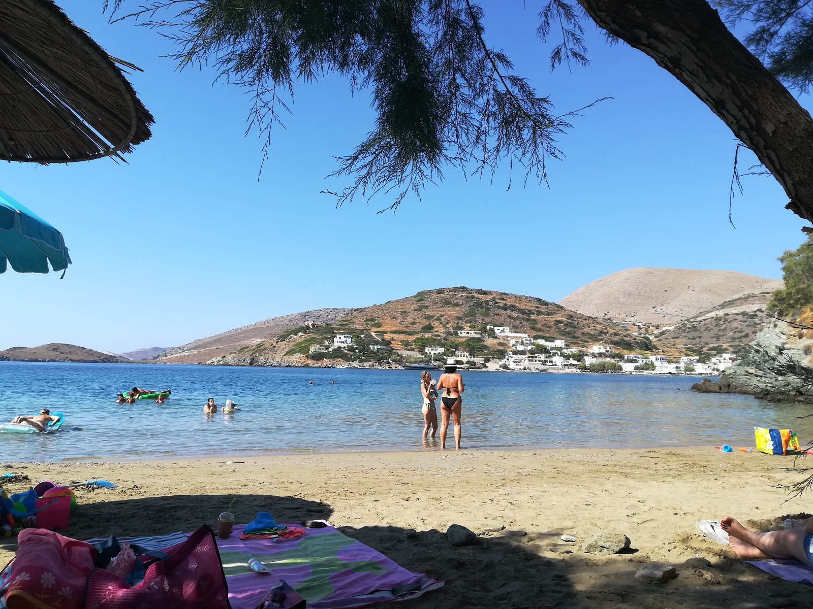 Foto van Lotos beach en de nederzetting