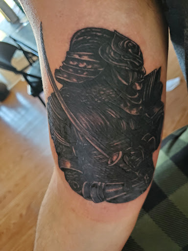 Tattoo Shop «TWISTED APPLE TATTOO INC.», reviews and photos, 1104 Grant Ave, Junction City, KS 66441, USA