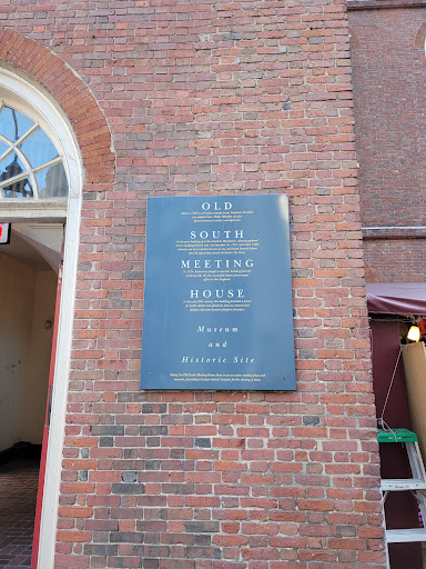 Used Book Store «Commonwealth Books», reviews and photos, 9 Spring Ln, Boston, MA 02109, USA