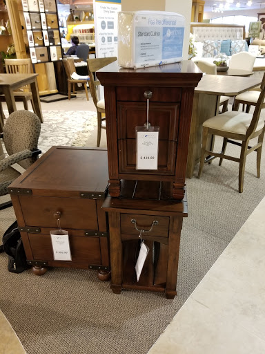 Furniture Store «La-Z-Boy Furniture Galleries», reviews and photos, 11967 Jefferson Ave, Newport News, VA 23606, USA