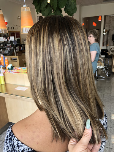 Beauty Salon «De Rouge Salon & Skincare», reviews and photos, 161 Gateway Dr, Winchester, VA 22603, USA