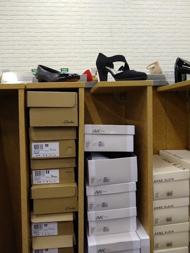 Shoe Store «DSW Designer Shoe Warehouse», reviews and photos, 7896 Dublin Blvd, Dublin, CA 94568, USA