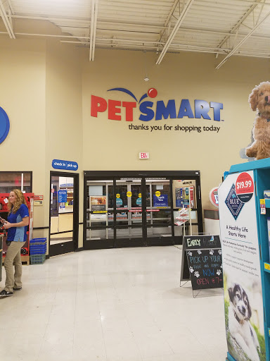 Pet Supply Store «PetSmart», reviews and photos, 2840 W Chandler Blvd, Chandler, AZ 85224, USA