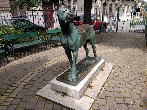 Statue Dog Park