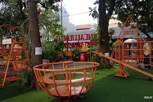 Taman Lalu Lintas Melong Green Garden image
