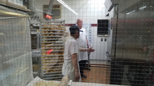 Donut Shop «County Donuts», reviews and photos, 1218 S Roselle Rd, Schaumburg, IL 60193, USA