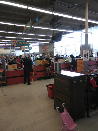 Thrift Store «Thrift Town», reviews and photos, 410 El Camino Ave, Sacramento, CA 95815, USA