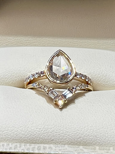 Jewelry Store «Lake Street Diamond Co», reviews and photos, 106 Lake St S, Kirkland, WA 98033, USA