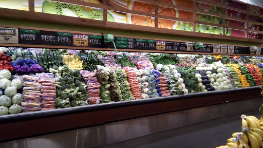 Grocery Store «Fresh Thyme Farmers Market- Deerfield», reviews and photos, 35 Waukegan Rd, Deerfield, IL 60015, USA