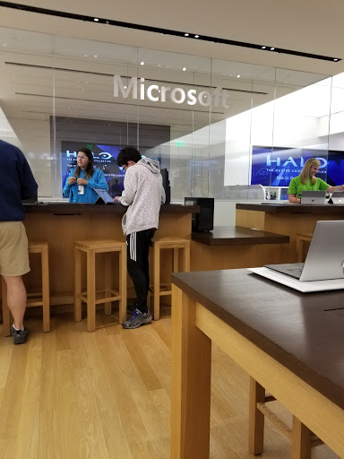 Computer Store «Microsoft Store», reviews and photos, 2855 Stevens Creek Blvd #1135, Santa Clara, CA 95050, USA