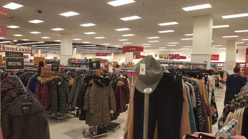 Shopping Mall «Woburn Mall», reviews and photos, 296 Mishawum Rd, Woburn, MA 01801, USA