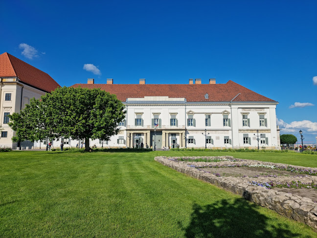Értékelések erről a helyről: Sándor-palota, Budapest - Munkaügyi hivatal