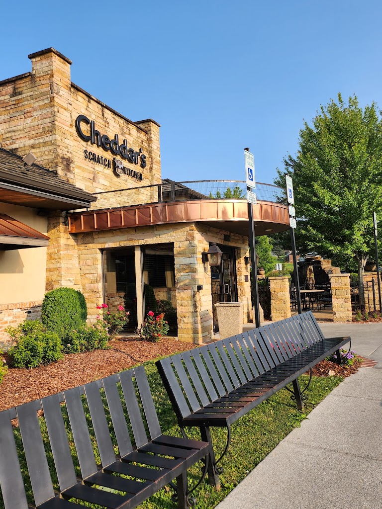 Cheddar's Scratch Kitchen 24201