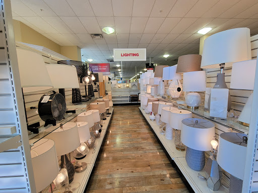 Department Store «HomeGoods», reviews and photos, 1444 E Golf Rd, Schaumburg, IL 60173, USA