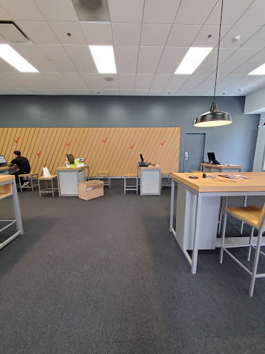 Cell Phone Store «Verizon Authorized Retailer - A Wireless», reviews and photos, 12355 Seal Beach Blvd #3, Seal Beach, CA 90740, USA