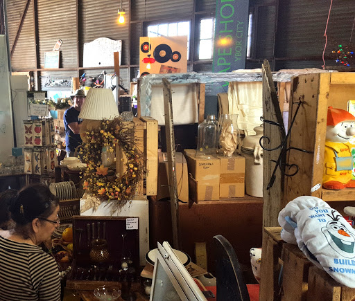 Thrift Store «Stained Market Place», reviews and photos, 2106 E 15th Ave, Tampa, FL 33605, USA