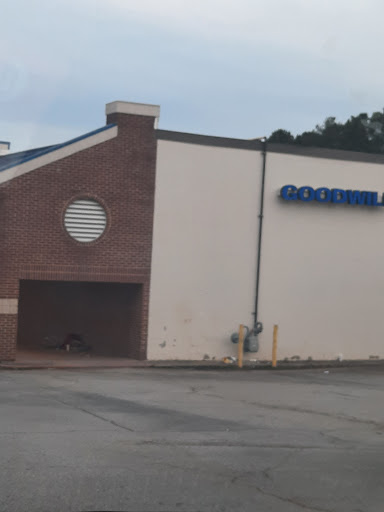 Donations Center «Goodwill of North Georgia: East Athens Store, Career Center, and Donation Center», reviews and photos, 4070 Lexington Rd, Athens, GA 30605, USA