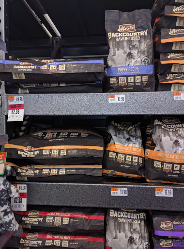 Pet Supply Store «Pet Supplies Plus», reviews and photos, 1411 S Stockton St, Lodi, CA 95240, USA