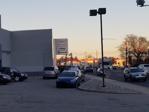 Jeep Dealer «Reedman Toll Chrysler Dodge Jeep RAM of Jenkintown», reviews and photos, 140 Old York Rd, Jenkintown, PA 19046, USA