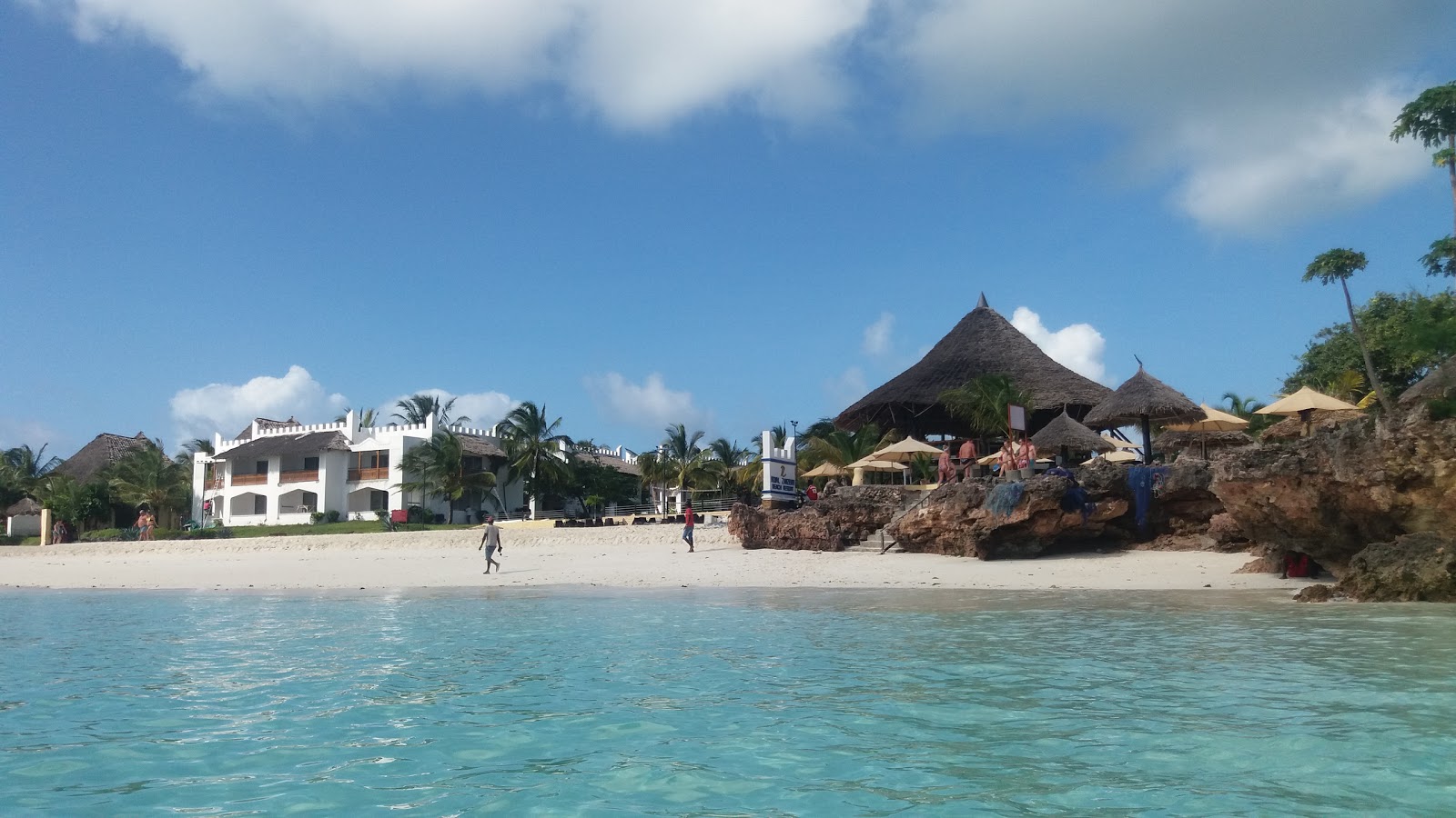 Foto de Royal Beach - lugar popular entre os apreciadores de relaxamento