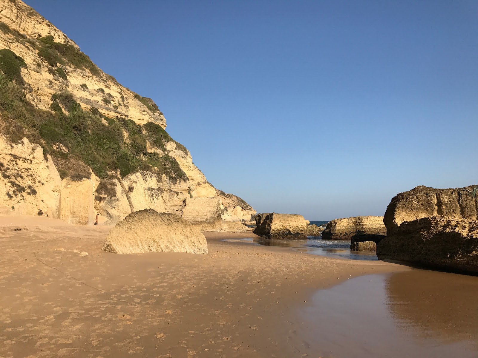 Foto von Playa de la Cortina mit sehr sauber Sauberkeitsgrad