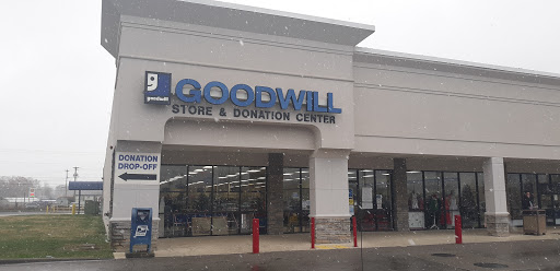 Thrift Store «Goodwill Store Mcminnville», reviews and photos, 1339 Smithville Hwy, McMinnville, TN 37110, USA