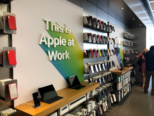 Computer Store «Apple The Greene», reviews and photos, 4422 Cedar Park Dr, Beavercreek, OH 45440, USA