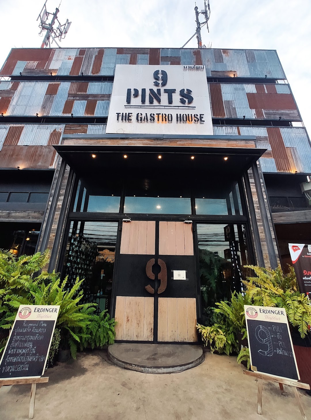 9 Pints-The Gastro House