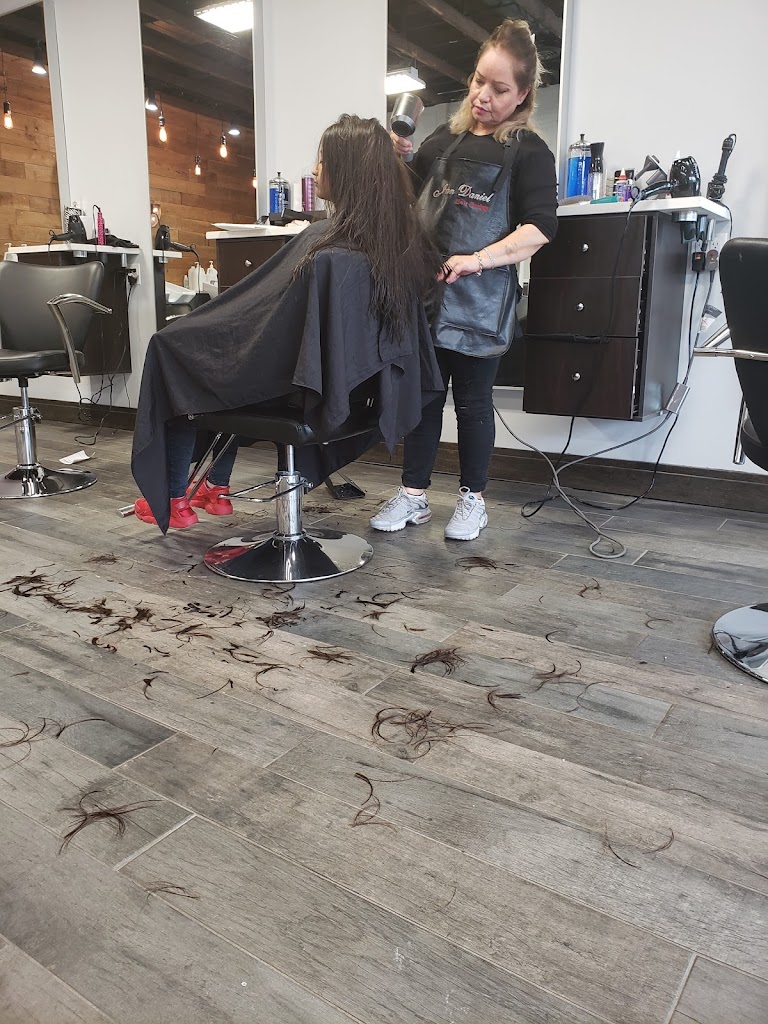 Juan Daniel Hair Design 60629
