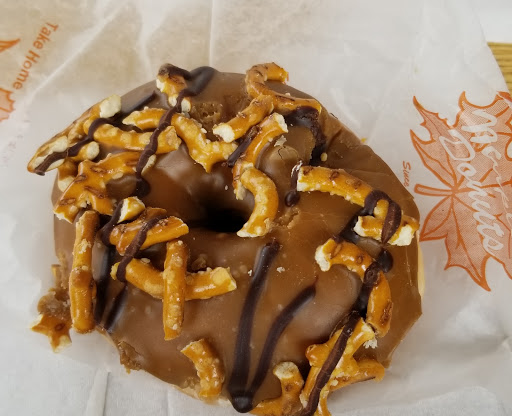 Donut Shop «Maple Donuts», reviews and photos, 50 Robinhood Dr, Goldsboro, PA 17319, USA