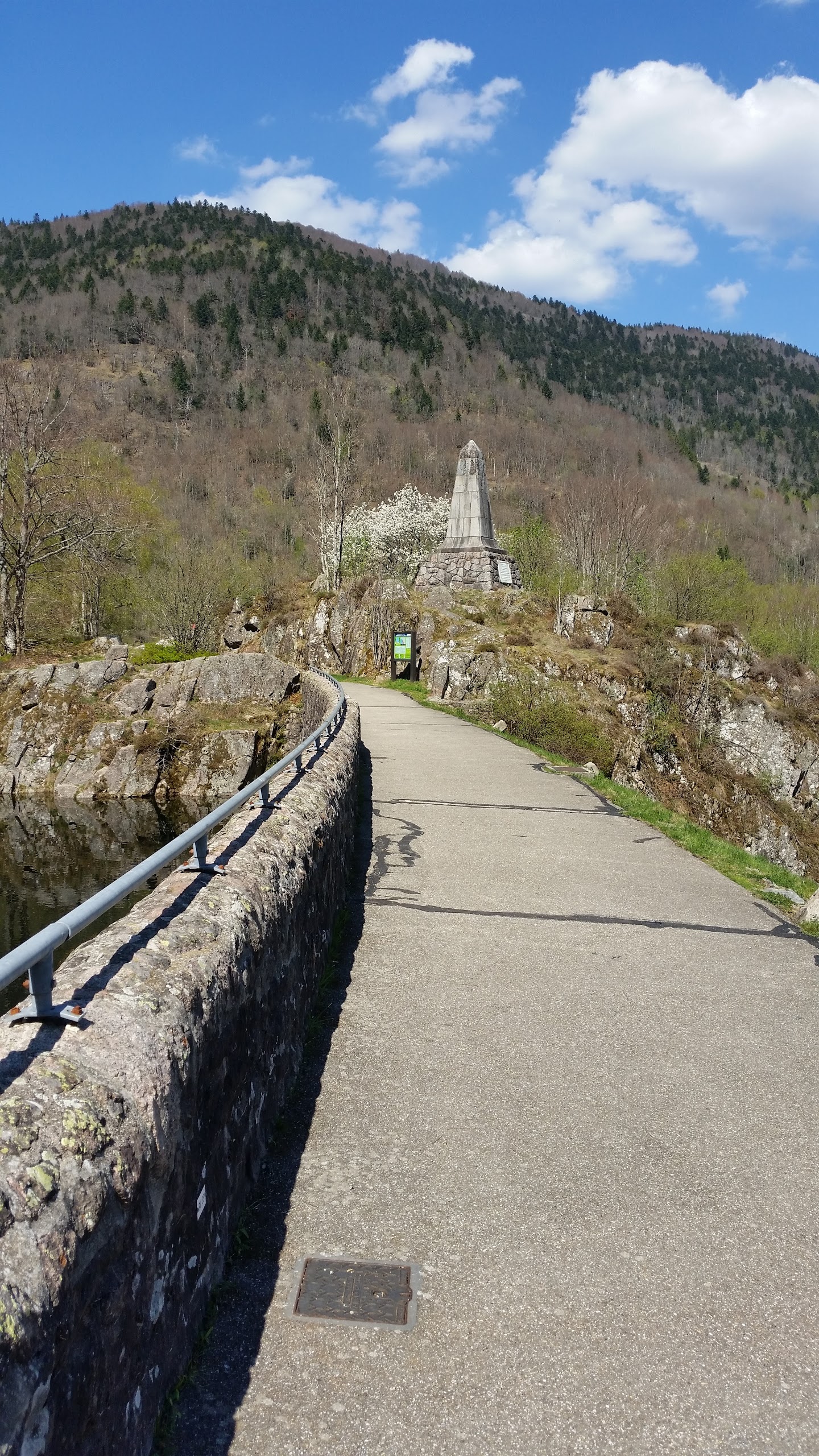 Photo n° 3 de l'avis de jarod.i fait le 12/04/2017 à 04:05