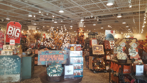 Shopping Mall «Monroeville Mall», reviews and photos, 200 Mall Cir Dr, Monroeville, PA 15146, USA