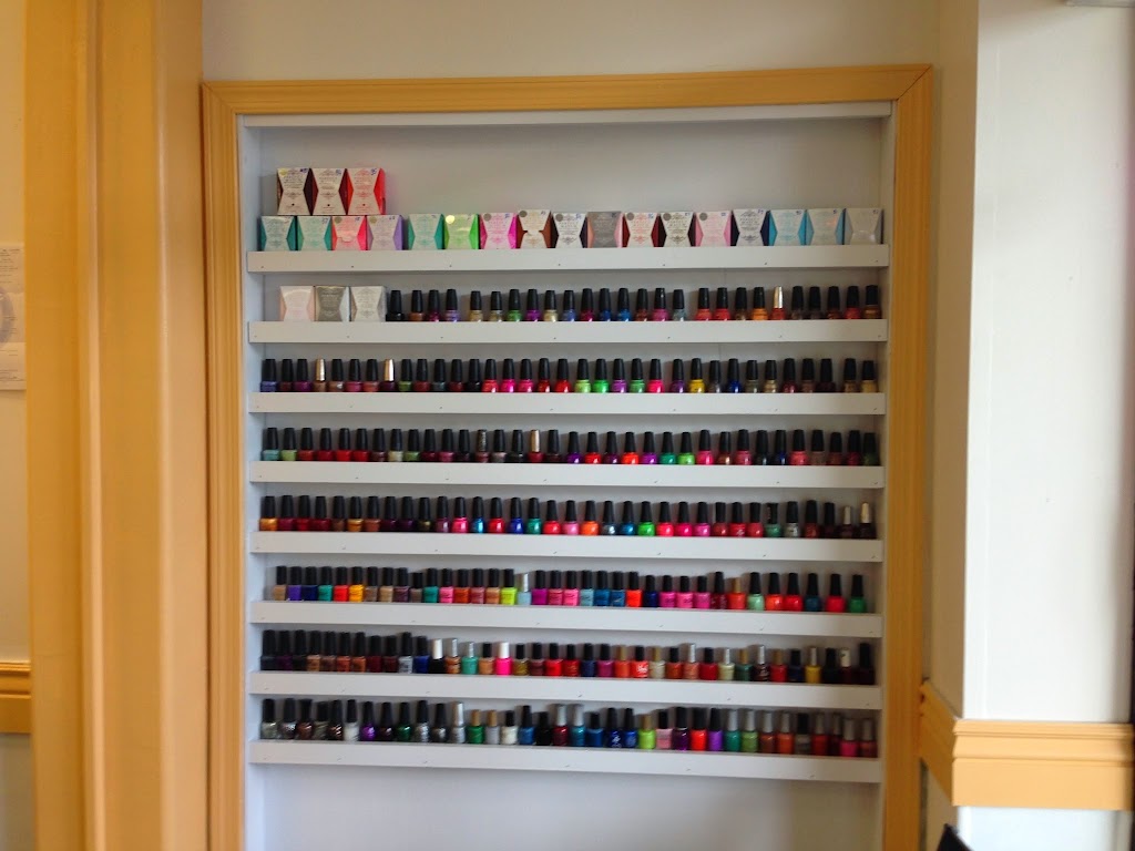 A M Nails 21784