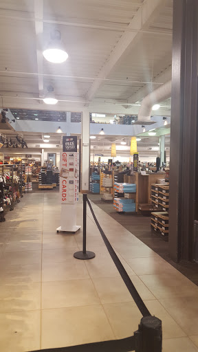 Shoe Store «DSW Designer Shoe Warehouse», reviews and photos, 60 NJ-17, Paramus, NJ 07652, USA