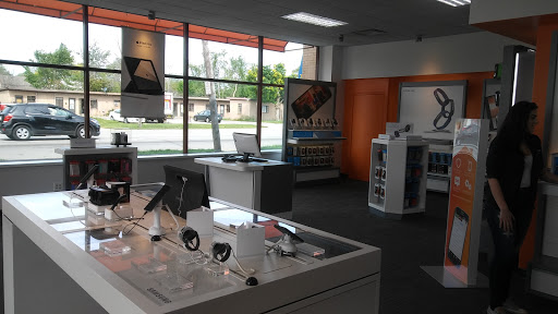 Cell Phone Store «AT&T Authorized Retailer», reviews and photos, 7320 Greenfield Rd, Dearborn, MI 48126, USA