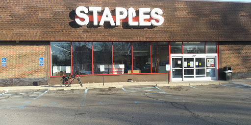Office Supply Store «Staples», reviews and photos, 17410 Mack Ave, Grosse Pointe, MI 48230, USA
