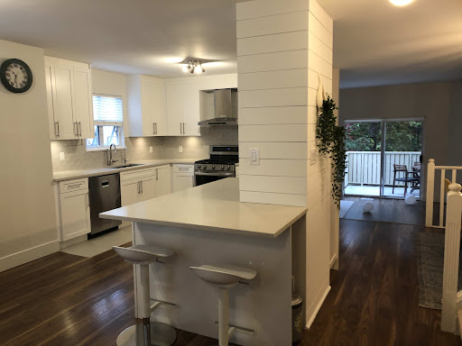 Oakwood Pacific Kitchens, 1044 Marine Dr, North Vancouver, BC V7P 1S5