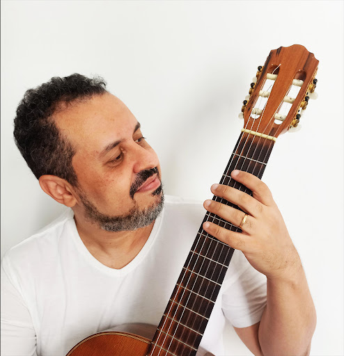 Logo da empresa - Ciro Ribeiro - Professor de Violão