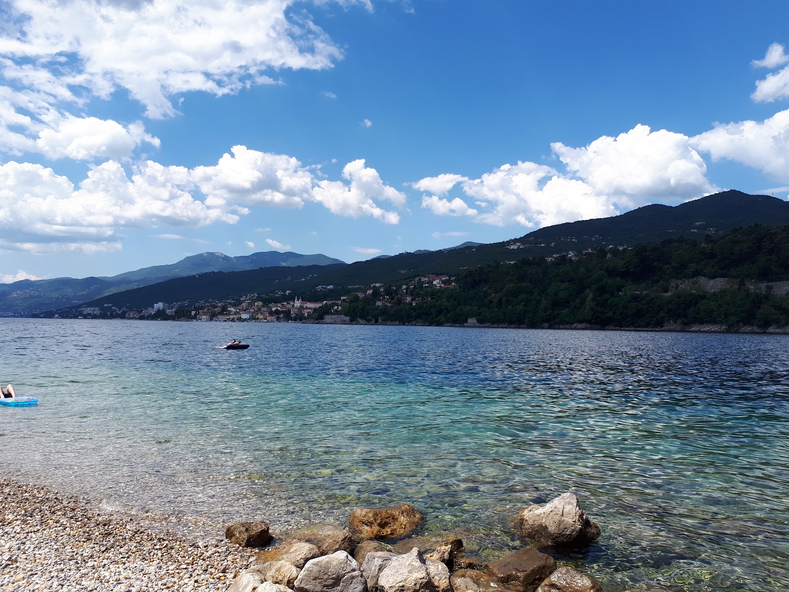 Photo de Preluk beach zone des équipements
