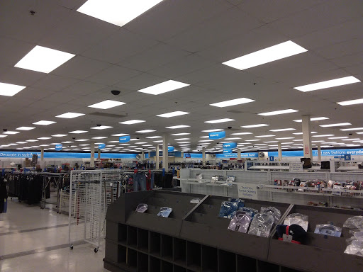 Clothing Store «Ross Dress for Less», reviews and photos, 3255 SW Cedar Hills Blvd, Beaverton, OR 97005, USA