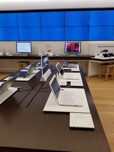 Computer Store «Microsoft Store», reviews and photos, 2855 Stevens Creek Blvd #1135, Santa Clara, CA 95050, USA