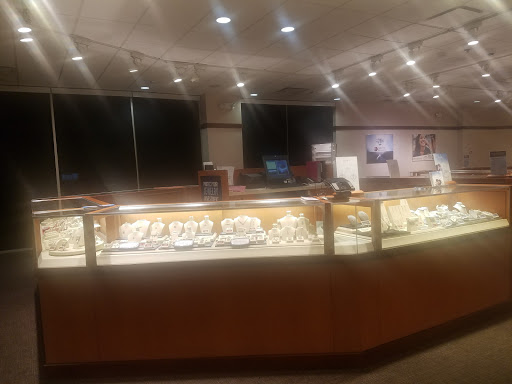 Jewelry Store «Zales - The Diamond Store», reviews and photos, 4101 S Cooper St #101, Arlington, TX 76015, USA