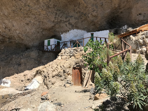 Cuevas de Acusa Seca