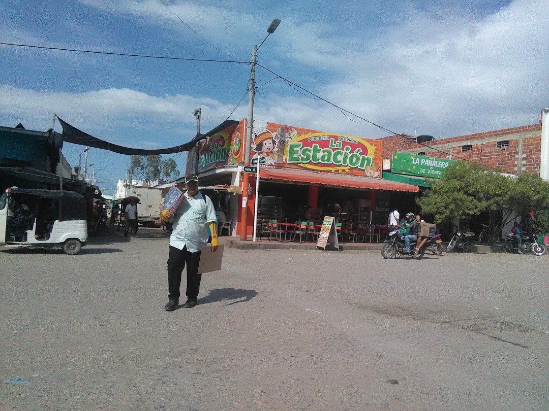 Panaderia Pasteleria La Estacion