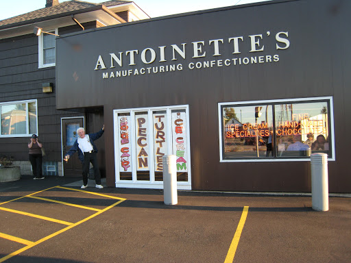 Antoinette Sweets Inc, 5981 Transit Rd, Depew, NY 14043, USA, 